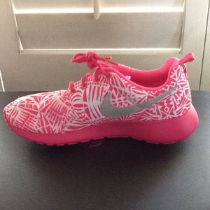 girls nike roshe run