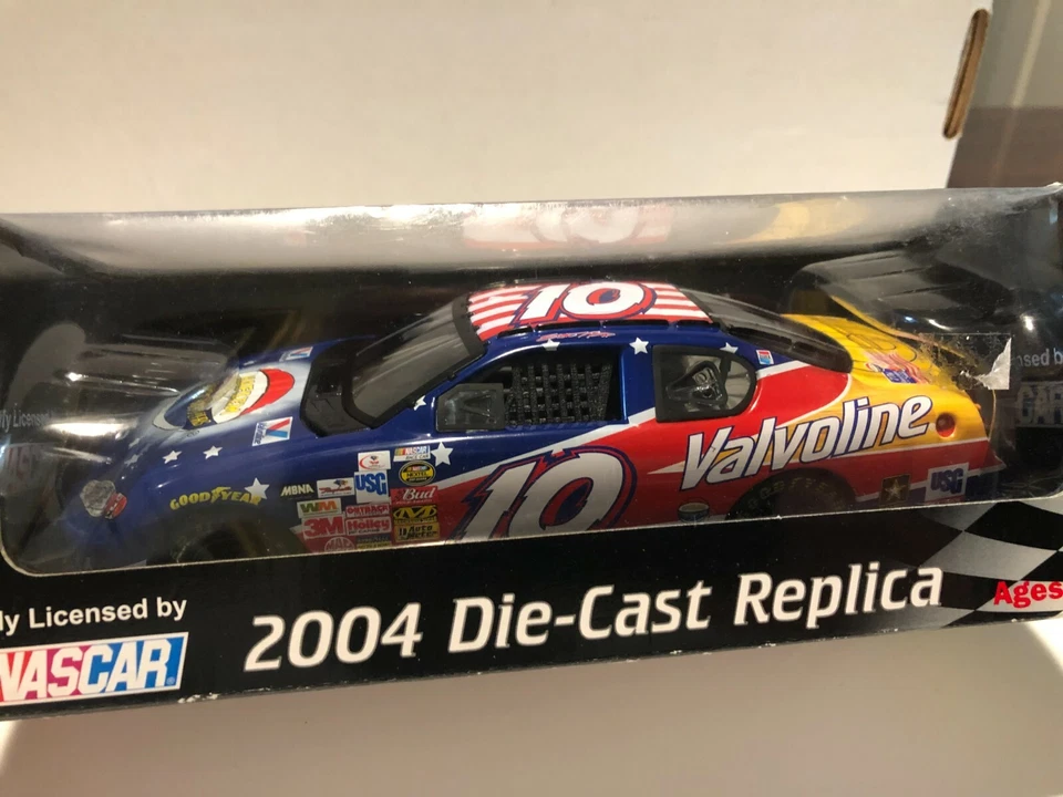 Scott Riggs #10 Harlem Globetrotters/Valvoline ROOKIE 2004 NASCAR 1:24 Die Cast  - Image 4 of 4