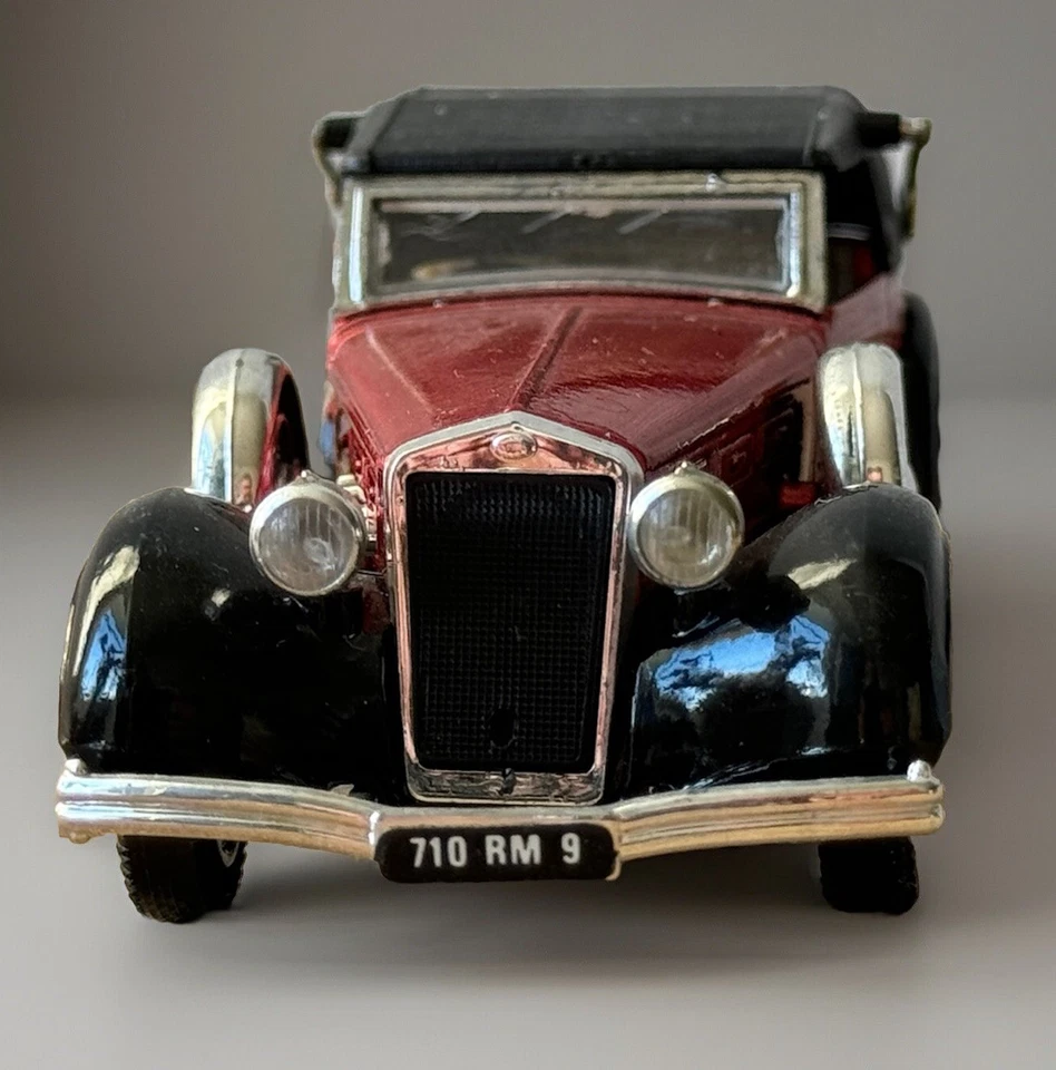 Solido Rare 1:43 1939 Delage D8 120 Cabriolet - Rot/Schwarz  - Bild 4 von 4