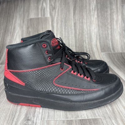 Air Jordan Retro 2 alternate Back/red size 12