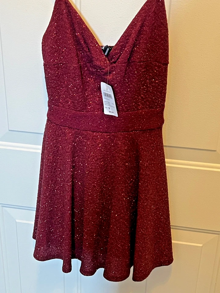 Nuevo con etiquetas Mini Vestido Windsor Para Mujer Lentejuelas Talla S Borgoña Negro Regreso a Casa NAVIDAD Foto 2 de 4