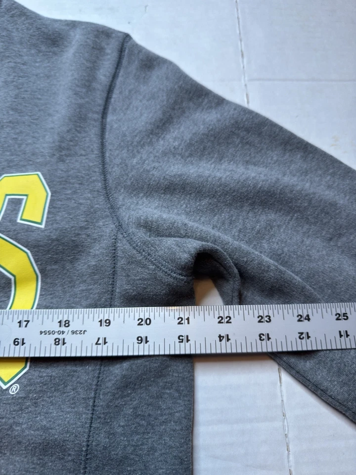 Suéter Oregon Ducks Para Hombres Gris Medio Deletreado Pullover Cuello Redondo Sudadera Foto 3 de 4