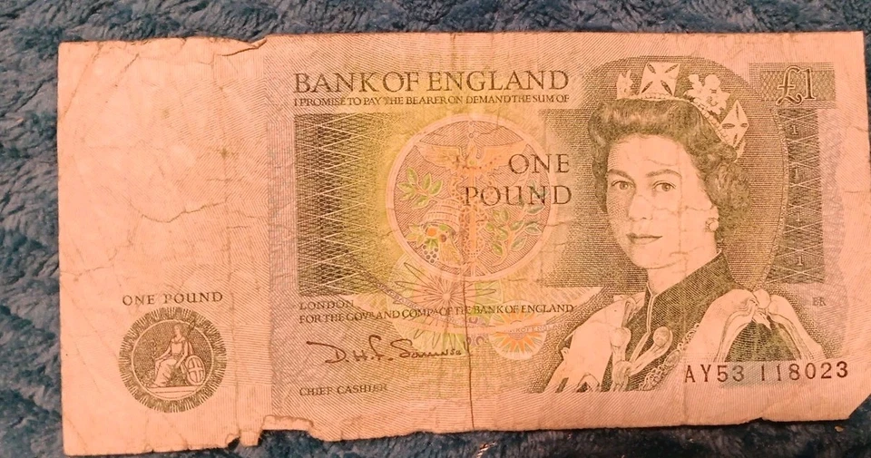 Bank of England - One Pound BANK NOTE - Queen Elizabeth II - Sir Isaac Newton - Image 2 of 4