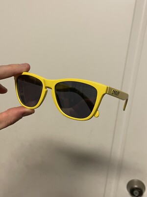 OAKLEYオークリーox8137A-02（9245）イエローFROGSKINS OAKLEYオークリー8137（9245）ナイトイエローFROGSKINS02 - メルカリ