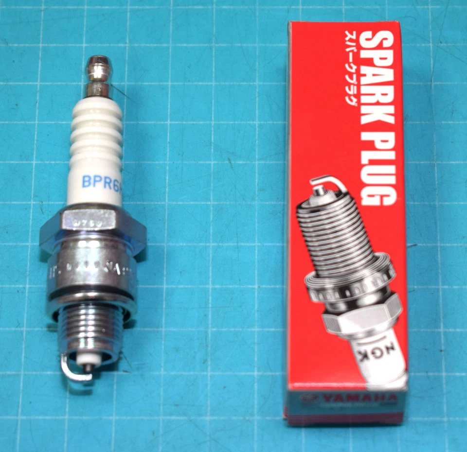 1 bougie NGK BPR6HS d'origine YAMAHA PW 80 de 1997/2013 réf.94701-00198 neuf - Photo 1/1