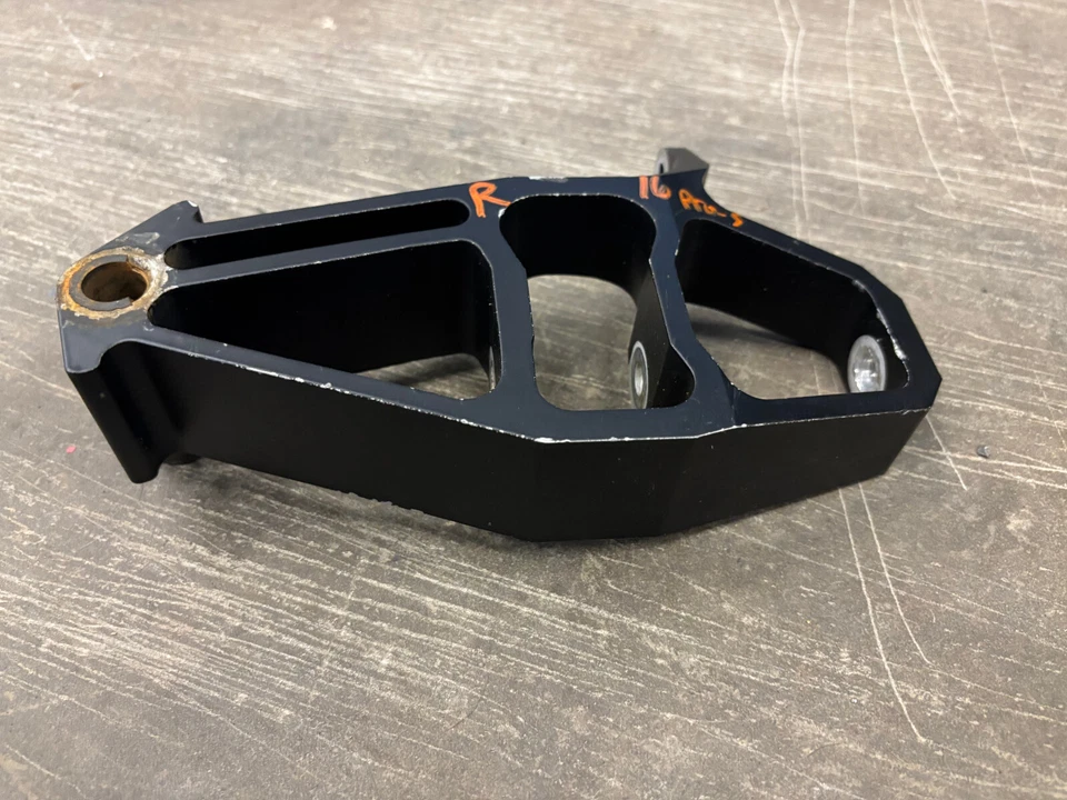 Polaris 600 Switchback Pro S X Axys 800 Rush Indy 12 13-21 OEM Right Ski Spindle - Image 3 of 4