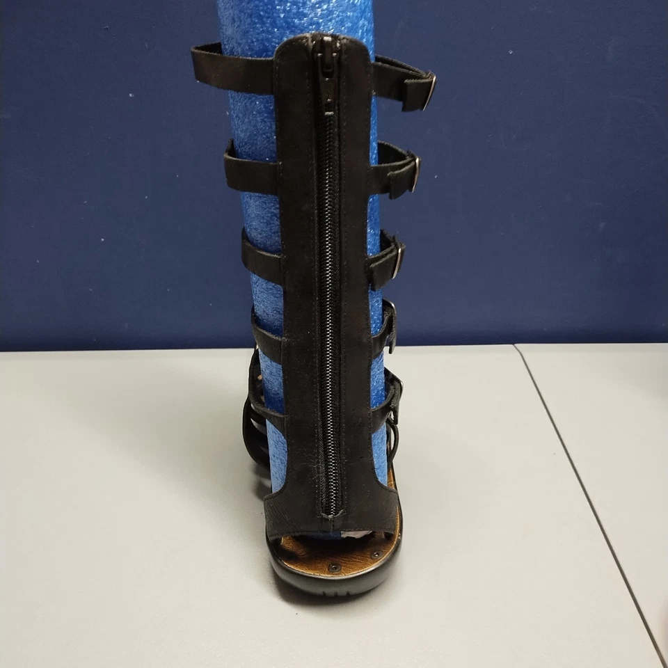 Mia Gladiator Sandals Womens Size 7.5M Black Leather Straps Open Toe Back Zipper - Image 3 of 4