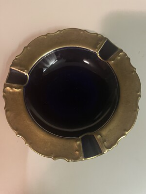 Vintage LINDNER Kueps Bavaria Echt Cobalt Blue Gold Etched 513 Ashtray 6  Round