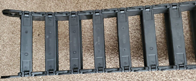 IGUS 2400, Schlepp-/Energie-E-Kette schwarz - flexibler Schlitz, B119 mm x T35 mm x 1 m