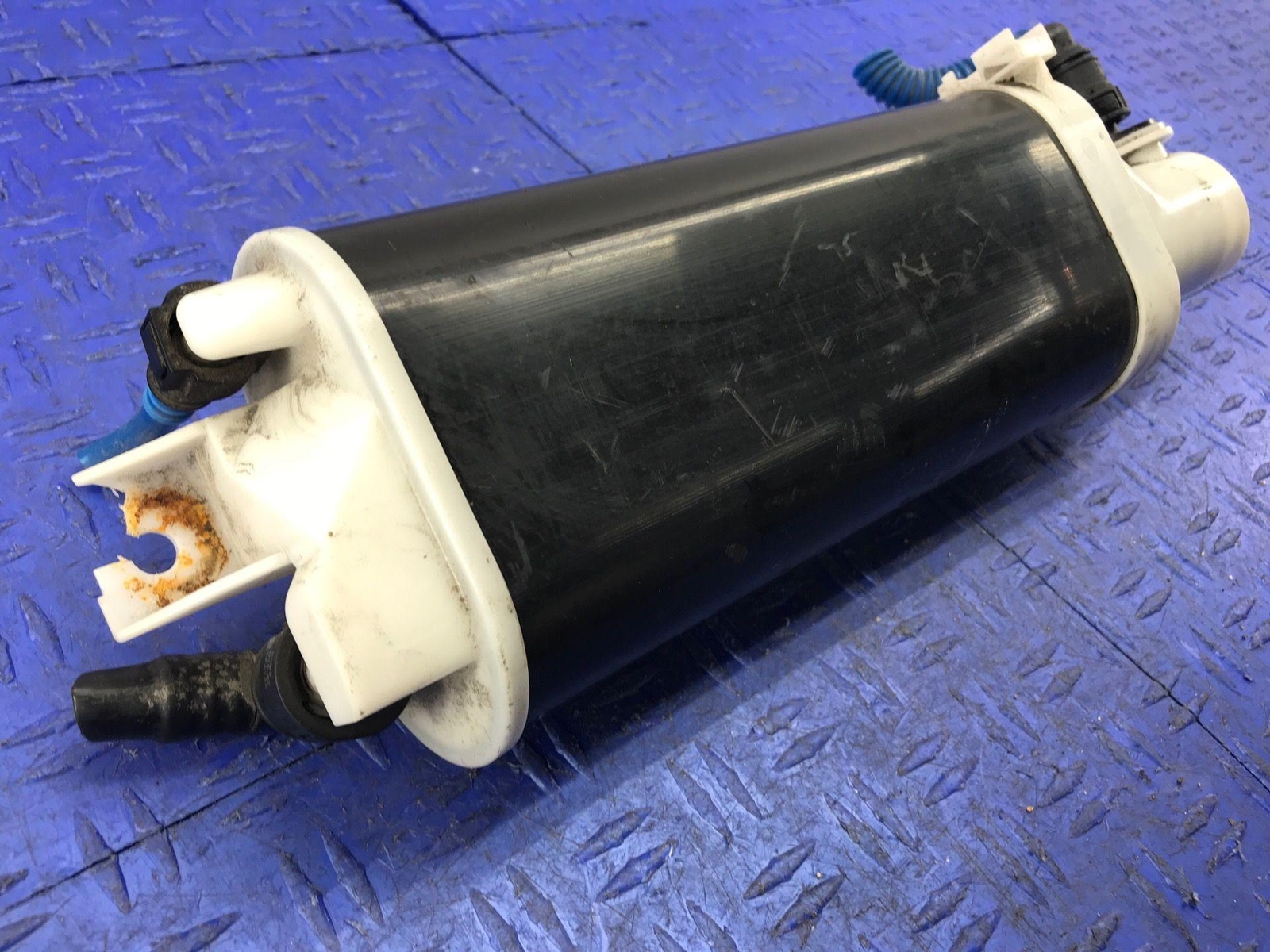 2014-2021 MASERATI QUATTROPORTE FUEL VAPOR EVAPORATOR CHARCOAL CANISTER OEM 2015
