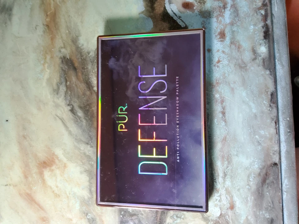 PUR Defense Anti Pollution Eyeshadow Palette - Image 4 of 4