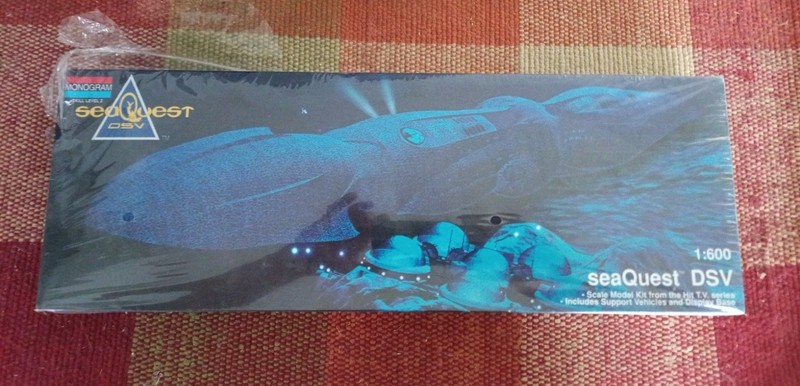 Monogram Seaquest DSV Space Ship 1:600 Model Kit - 3600