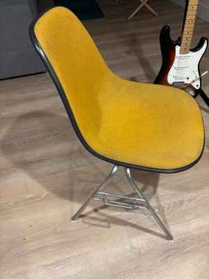 Herman Miller Eames Era Mid Century Modern Shell Chair
