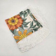 Polyester Yellow And Green Flower Pattern With Lace Table Cloth 53"x55"