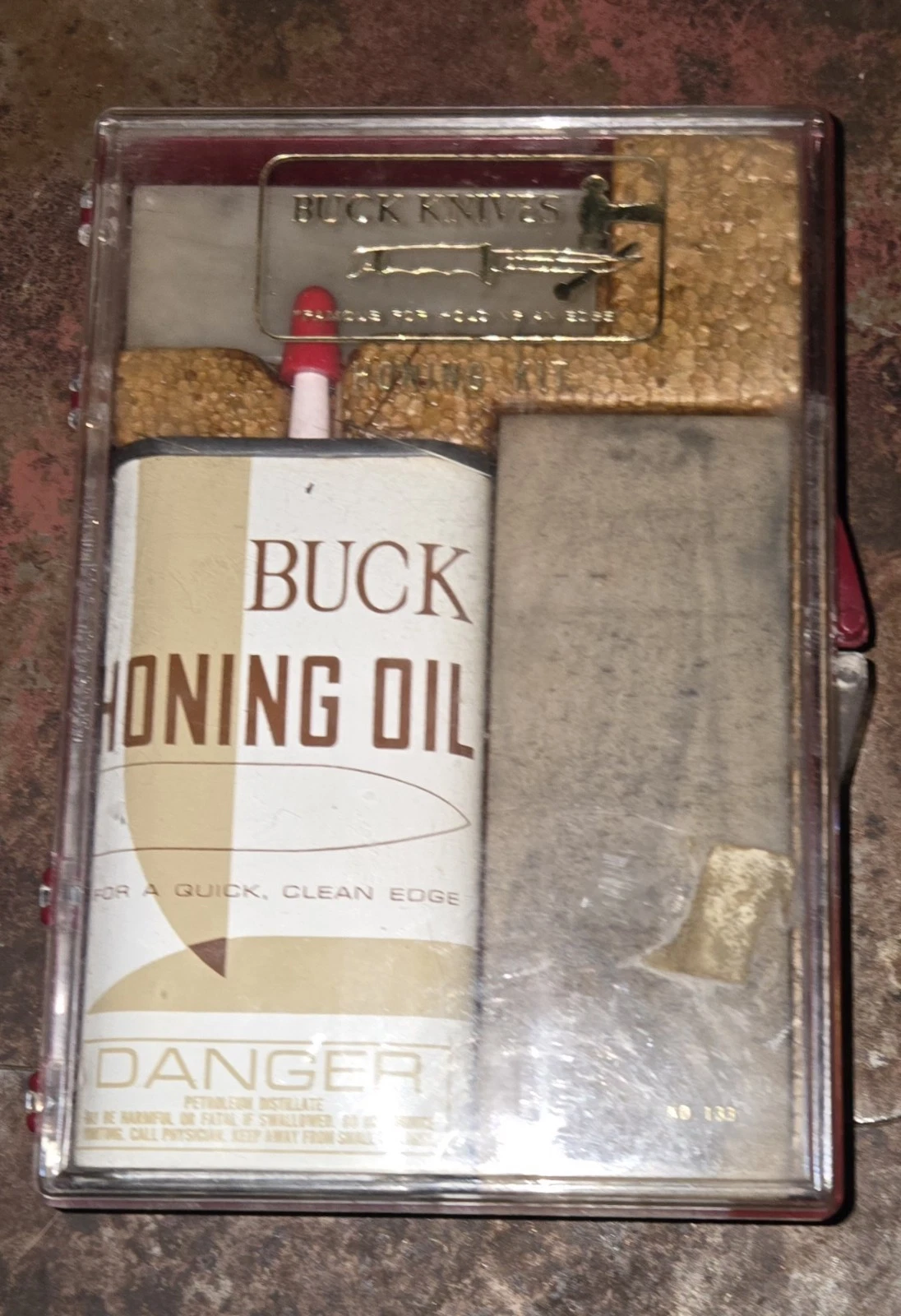 Vintage Buck Knife Honing Oil Kit No. 133 2 Sharpening Stones Nice Used See Note
