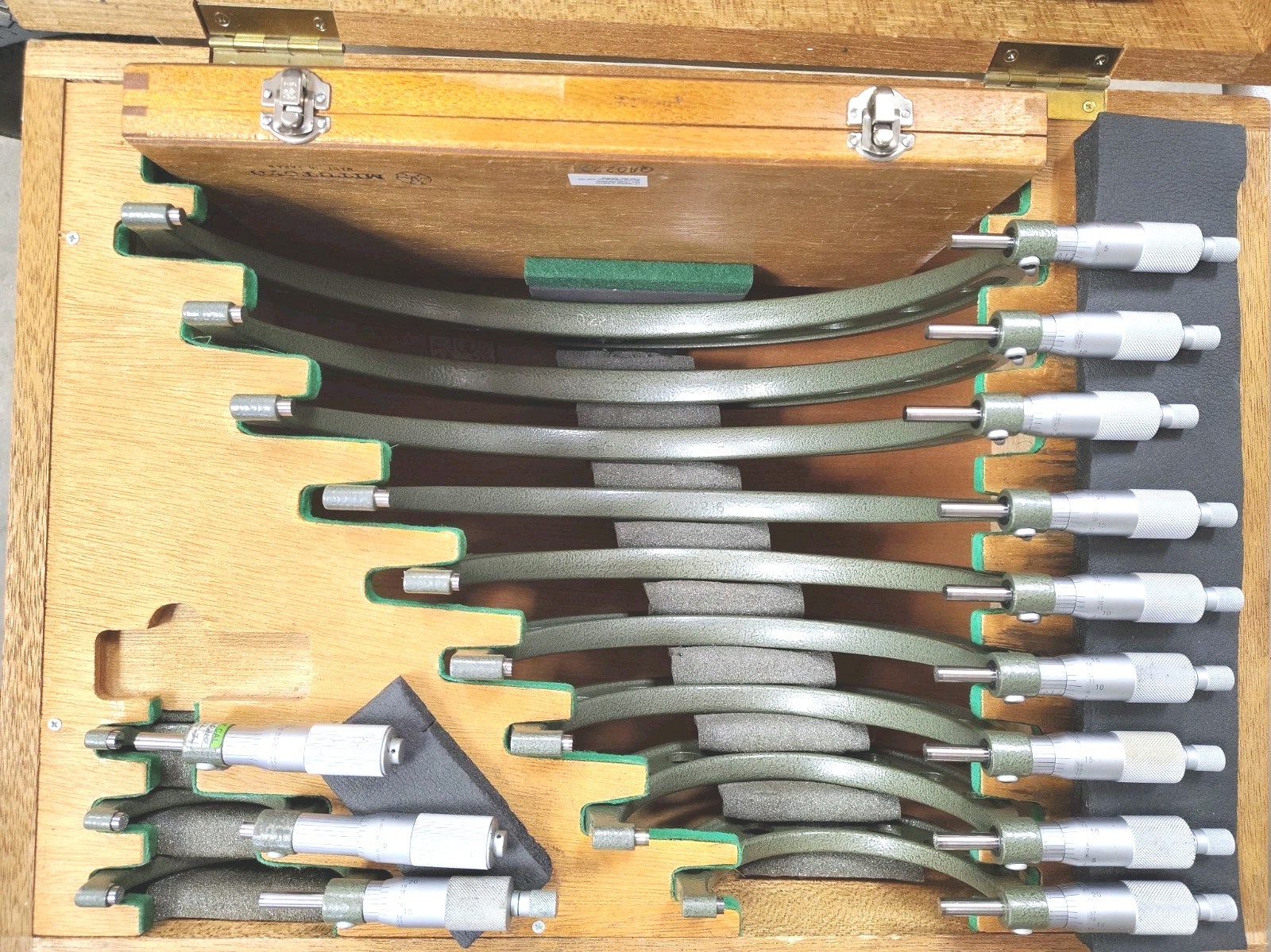 Mitutoyo 0 - 12 in Outside Micrometer Set No. 103-908 With Standards In Case