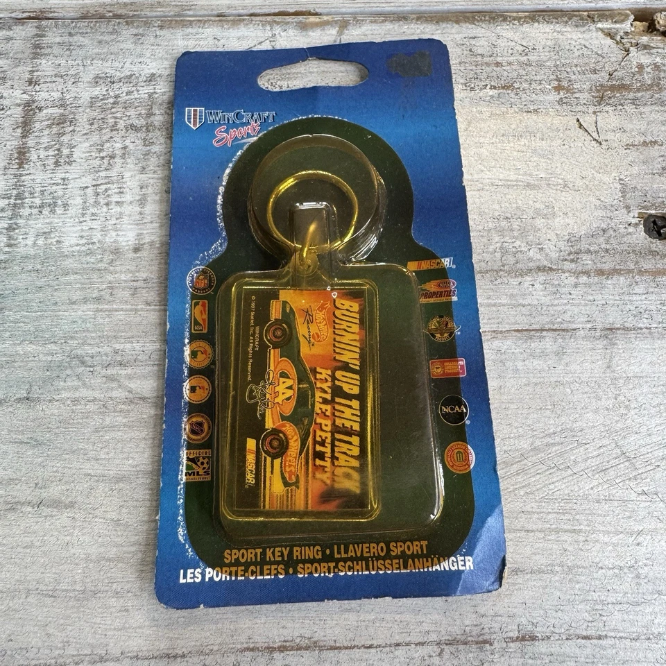 Llavero vintage 1997 Kyle Petty #44 Hot Wheels Collectors NASCAR Foto 2 de 3