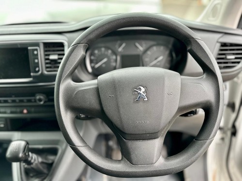 2019 Peugeot Expert 1400 2.0 BlueHDi 120 Professional Van PANEL VAN DIESEL Manua - Picture 12 of 17