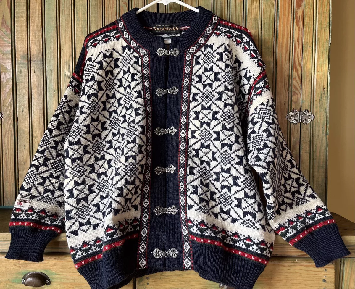 Nordstrikk sweater hotsell