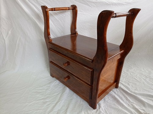 BANCO Cajonera. Barnizado color nogal. Madera maciza. Largo 60 cms. largo - Imagen 10 de 12