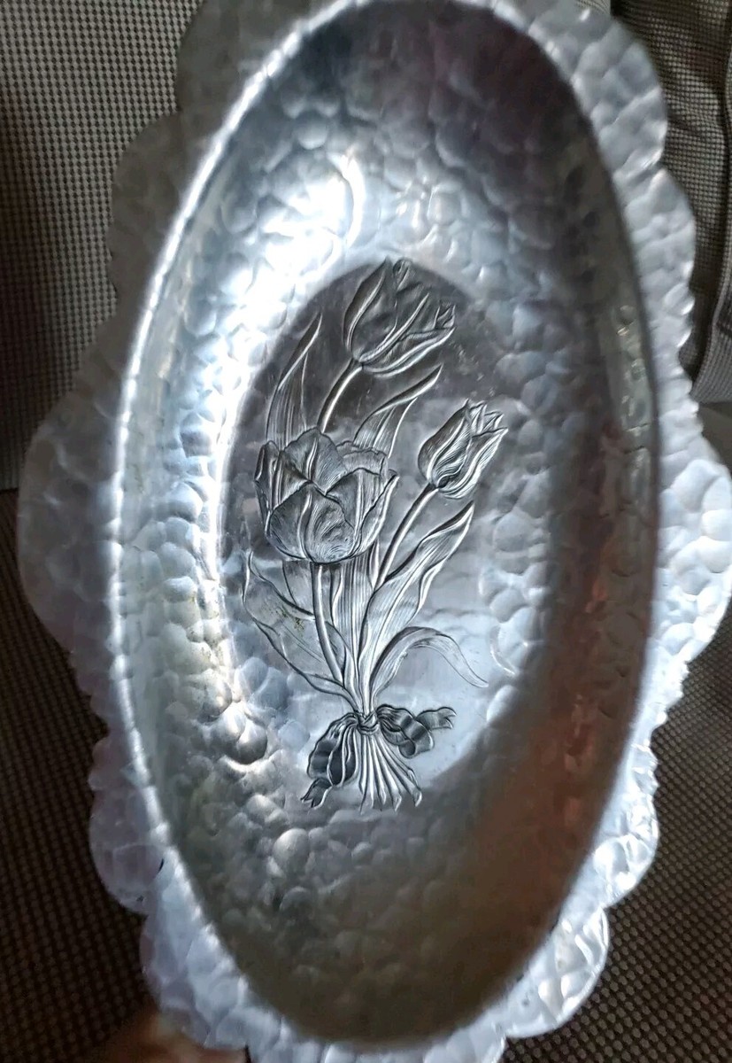 Vntg RODNEY KENT Hammered Aluminum Oval Serving Tray Plate TULIP