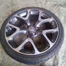 Vauxhall Corsa D 2014-2019 SINGLE One Facelift VXR 18" Alloy Wheel & Tyre