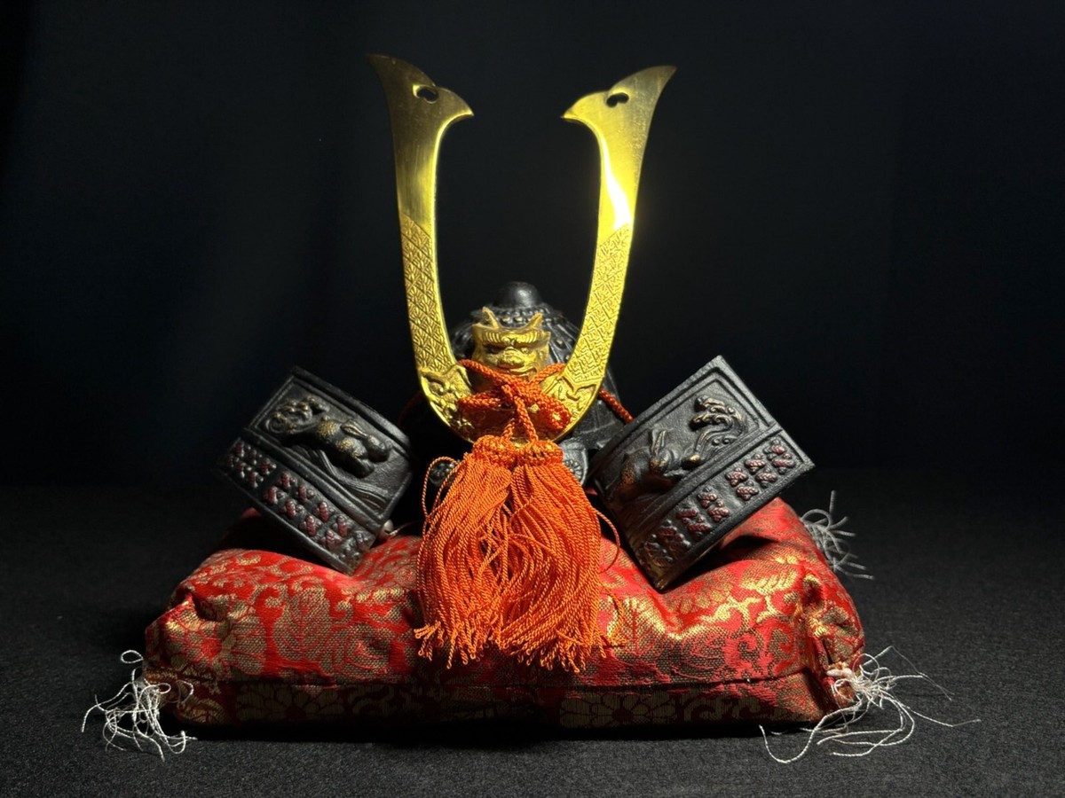 Samurai Kabuto Helmet with Kuwagata (Stag Beetle Horns) - Japanese