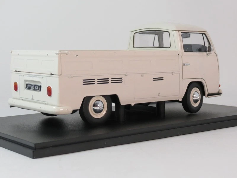 Solido Volkswagen T2 Pick Up Porsche Service 1968 1/18 S1809404 - Immagine 3 di 4