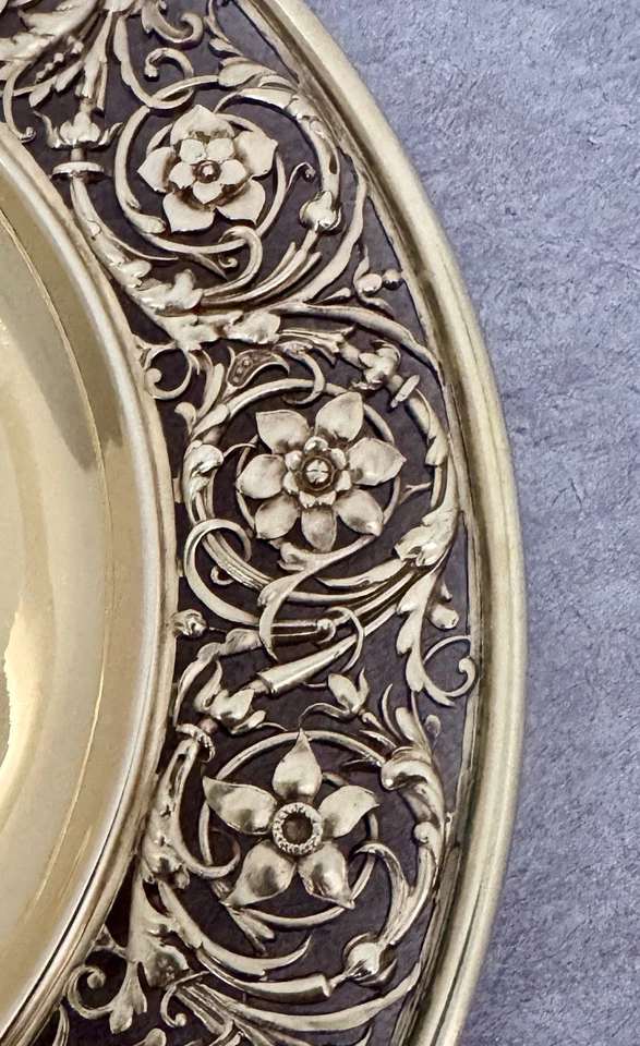 CONJUNTO 12 PRATOS DE SOBREMESA PERFURADOS FLORAIS INGLESES HUNT ROSKELL ESTERLINA DOURADA 9" 1879 - Imagem 4 de 4