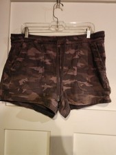 Athleta Farallon Camo Active Elastic Waist Shorts - Army Green - Size 14
