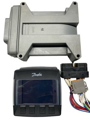 Danfoss MC 050 110 00000 PLC controller & DP250-00-00-04-00-00 Display