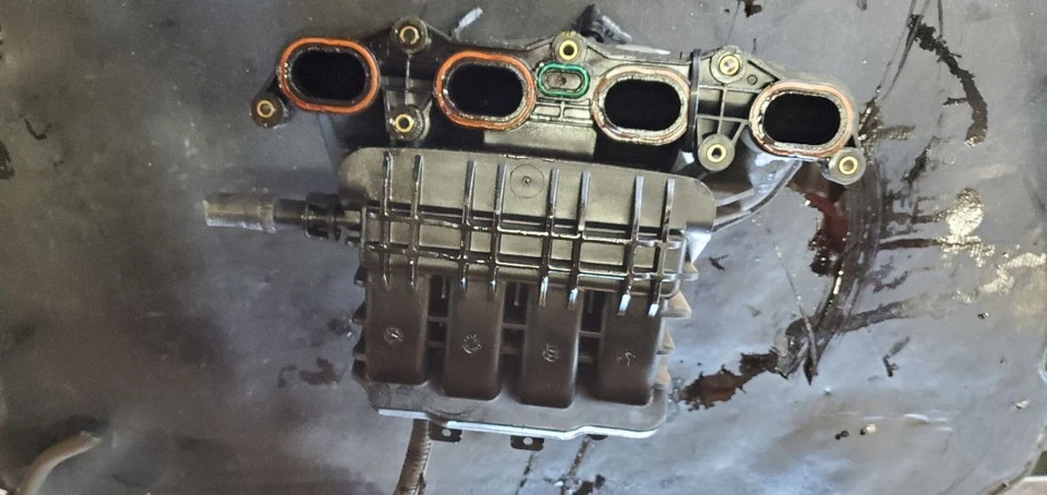 Intake Manifold 2.2L Opt L61 Fits 02-07 VUE 1152011 Foto 2 de 4