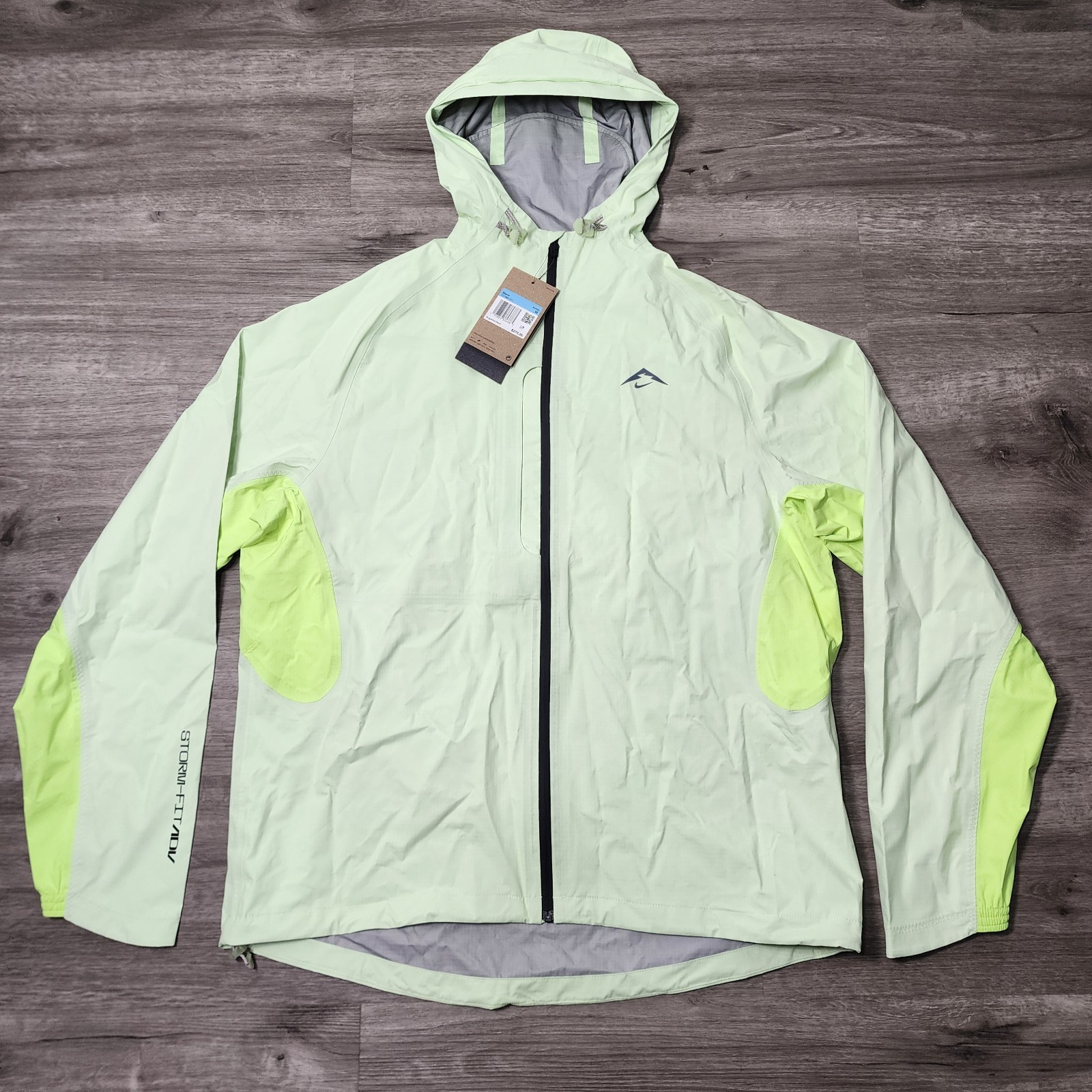 Nike Men's Medium Trail Netplus Cosmic Peaks Storm-FIT Jacket