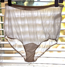 Vintage Vanity Fair Ivory Nylon Panty Style 15-712 Sz. 7/44