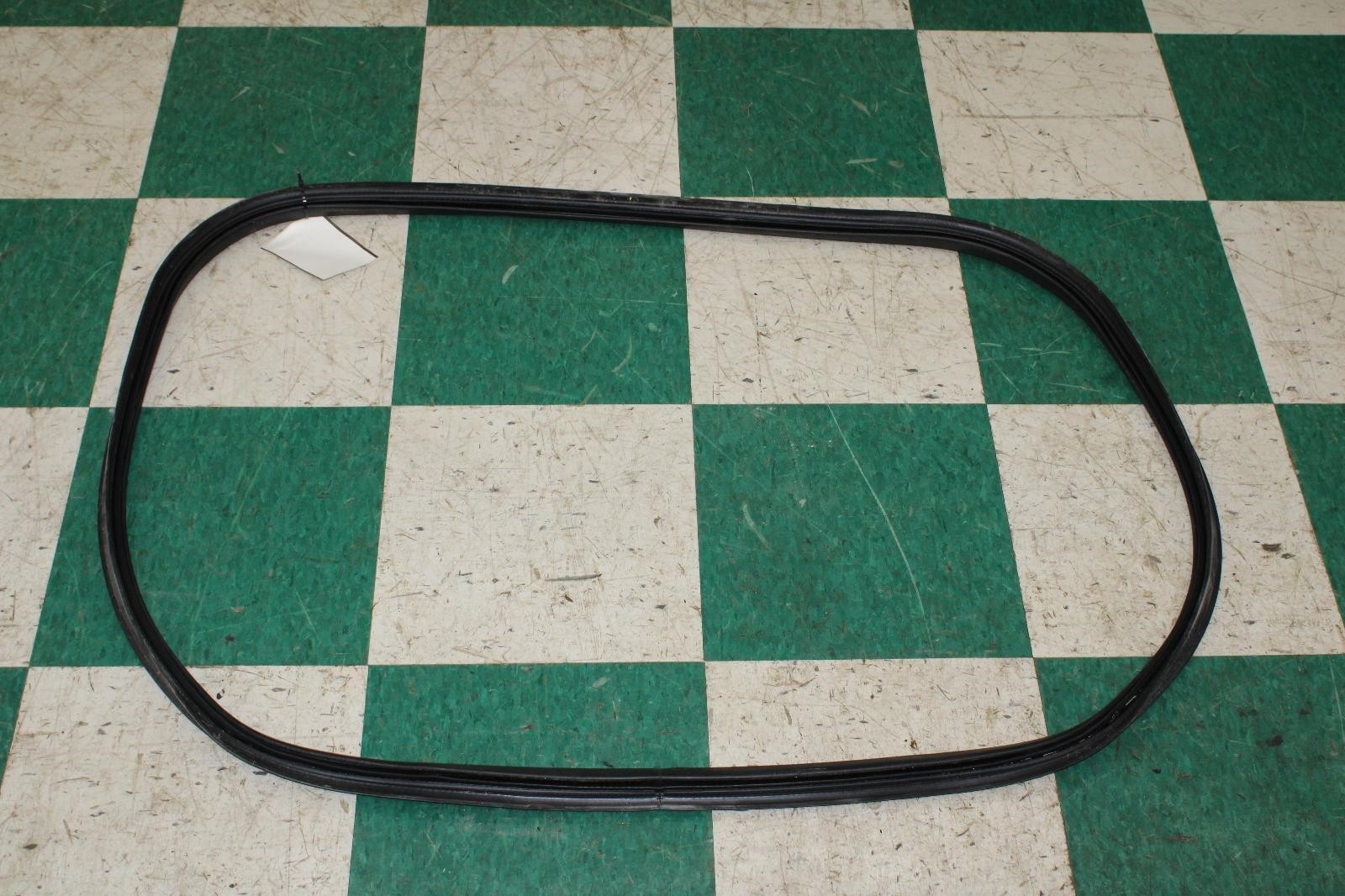 13-18 Bentley Flying Spur Hatch Trunk Rubber Surround Weather Gasket Seal Strip