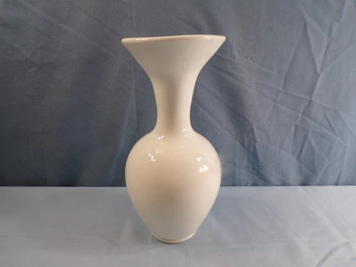 Fenton White Milk Glass Undecorated Vase 9 1/2" Tall