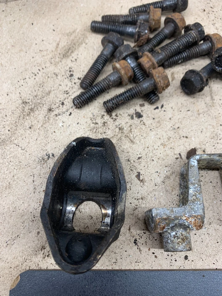 Oldsmobile 350 330 Cutlass 1966 69 1970 bloque pequeño basculante brazos y botellas lote 67 Foto 2 de 4