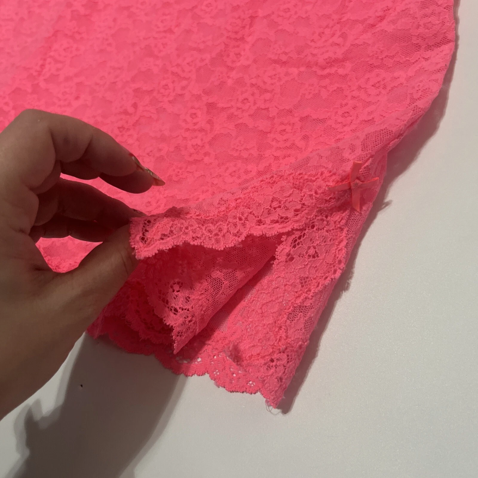 UNDERCOVER Victorias Secret Hot Pink taglia small camicia da notte completamente in pizzo mini abito fiocchi