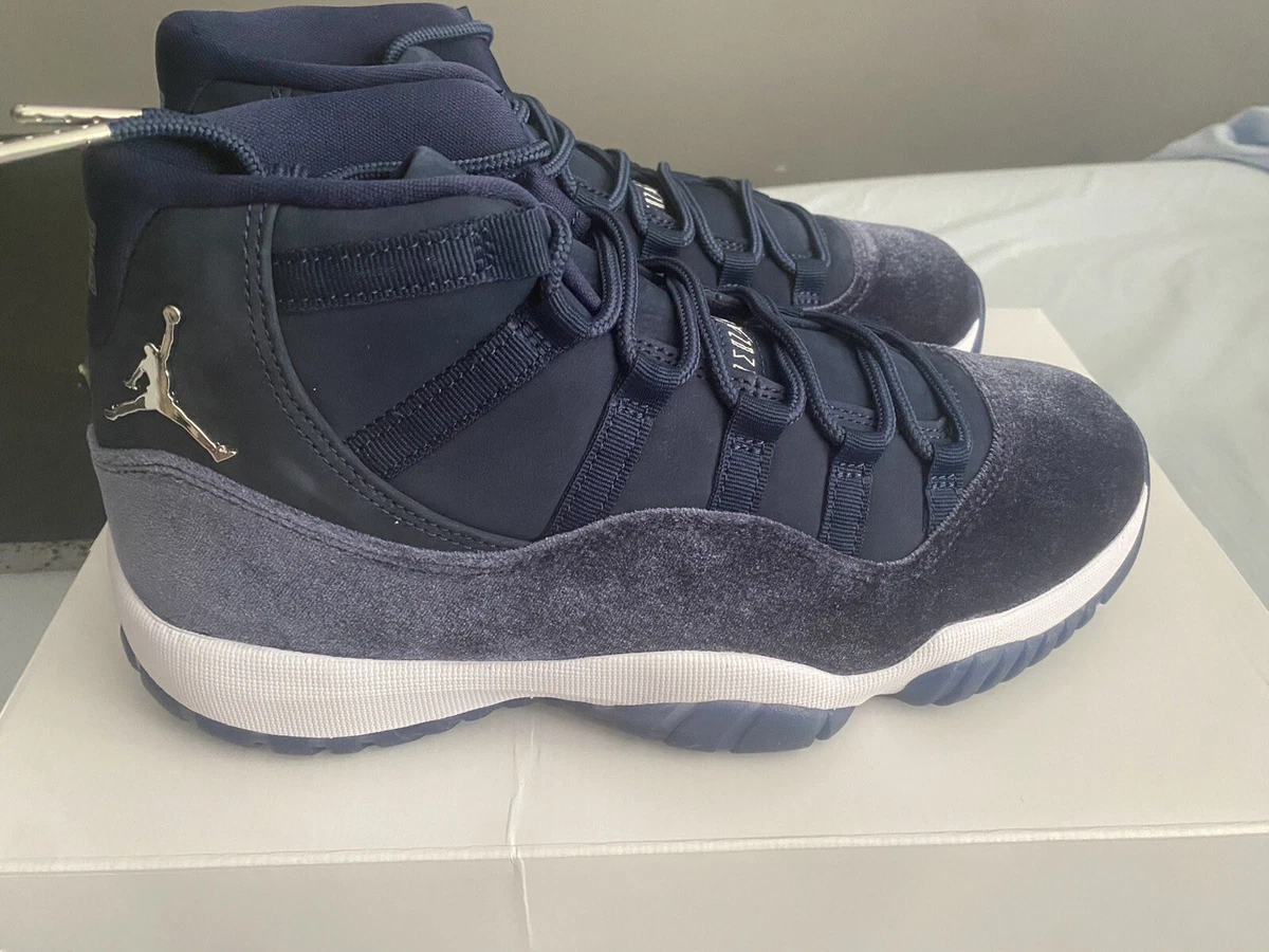 Size 10 Wmns Air Jordan 11 Retro Midnight Navy Velvet