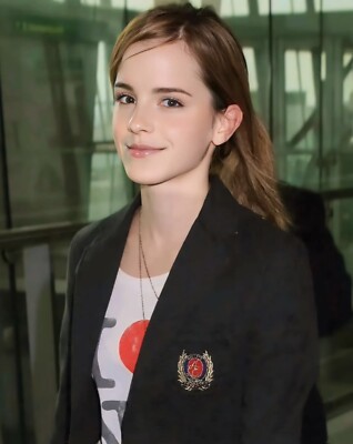  Emma Watson  Stunning 8X10 Art-Print Glossy Famous Movie-Star  GORGEOUS!  NEW