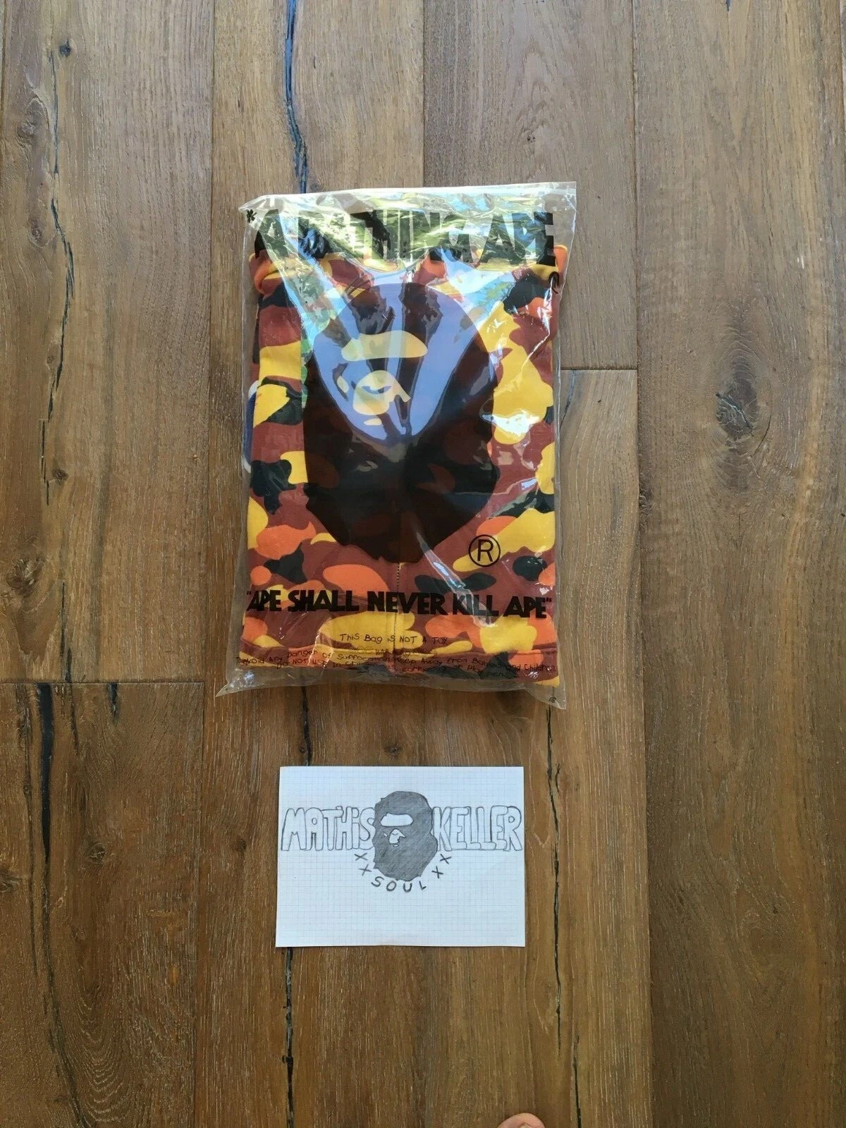 A BATHING APE (BAPE) Una scimmia da bagno Bape 1 ° mimetico felpa con cappuccio squalo arancione