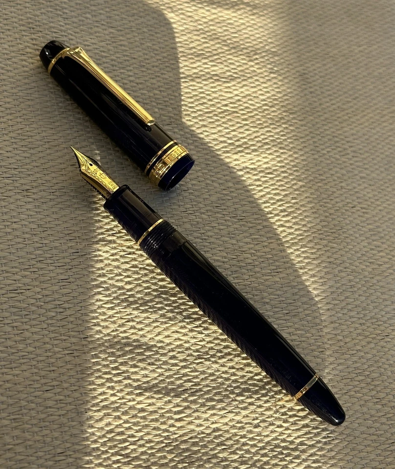 Bonita pluma estilográfica Sailor, Japón, azul medianoche, oro 21K 875 plumín, extra fina, EF Foto 2 de 4