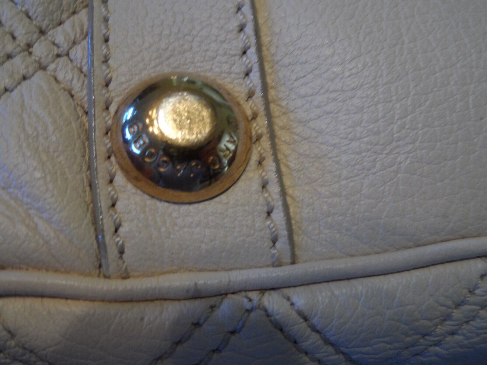Marc Jacobs Ivory Cream Leather Quilted Handbag - image 18