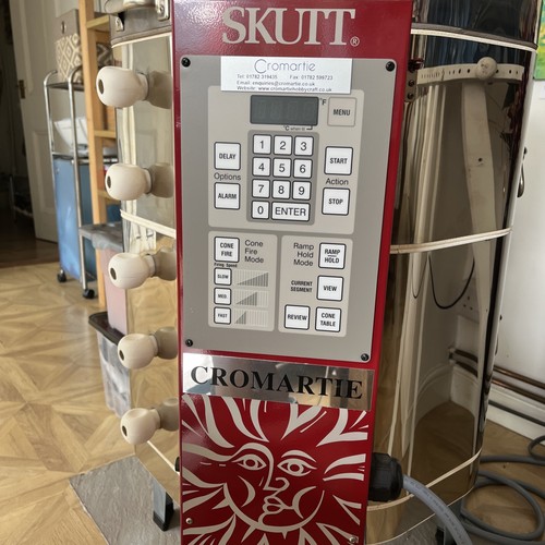 Skutt KM 822 Cromartie Electric Kiln nearly new, hardly used excellent condition