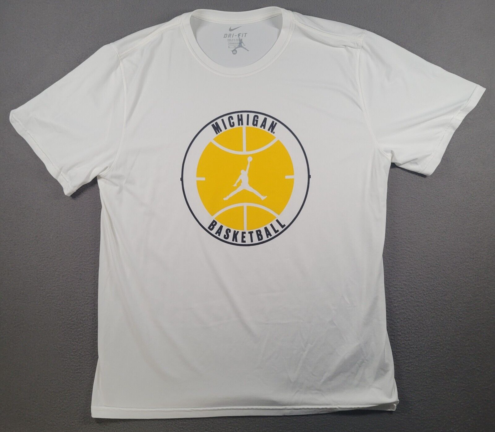Michigan Wolverines Nike Shirt Mens XL White Dri Fit Basketball Graphic NCAA