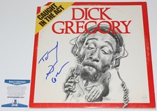 COMEDIAN DICK GREGORY SIGNED RECORD ALBUM LP CIVIL RIGHTS LEGEND BECKETT COA BAS