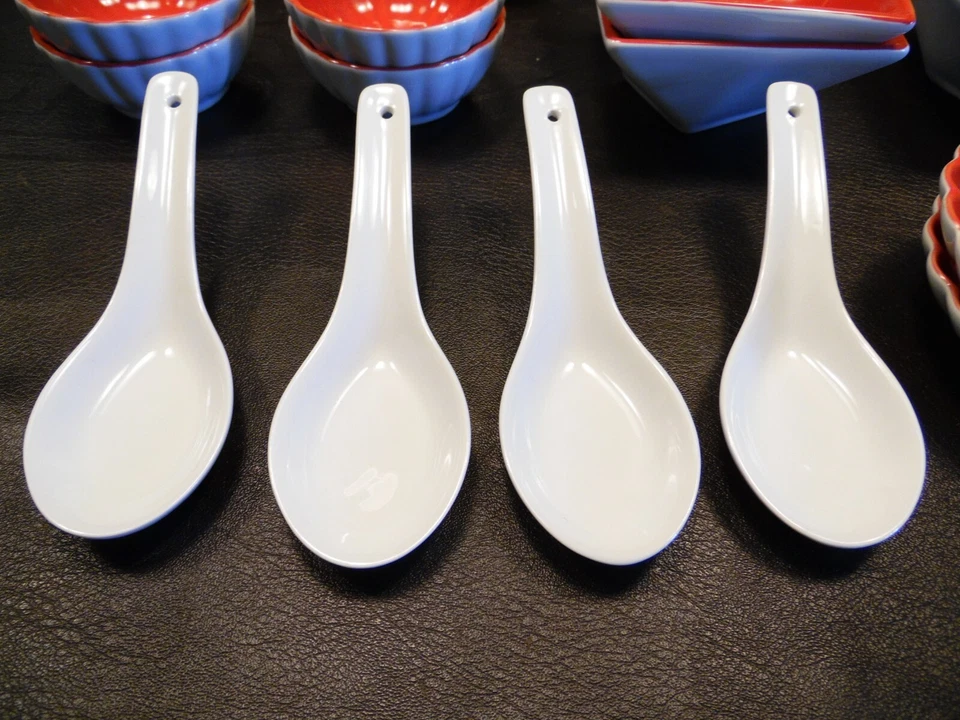 Pier 1 Imports Juego de Fiesta de Degustación (4) 5 PC Configuración 2010 Rojo y Blanco Cerámica Difícil de Encontrar  Foto 4 de 4