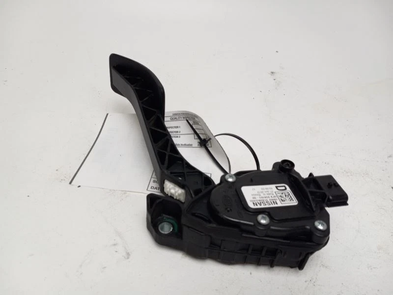 2013 NISSAN ALTIMA GAS PEDAL - Image 2 of 4