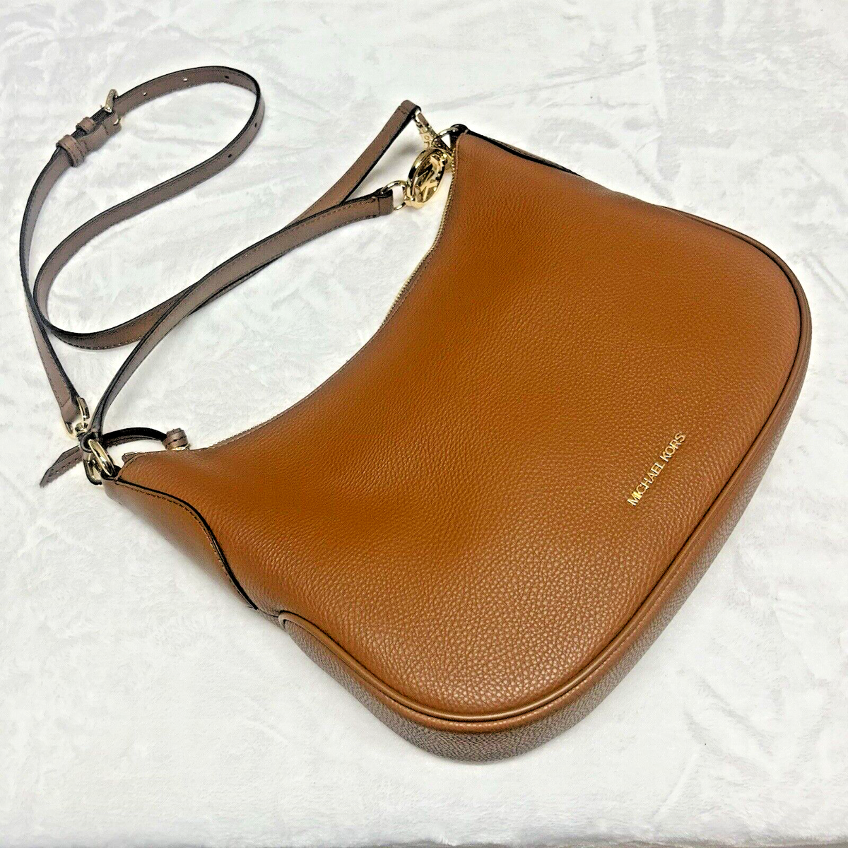 Michael Kors MK Kelsey Medium Hobo Luggage Leather Shoulder Bag