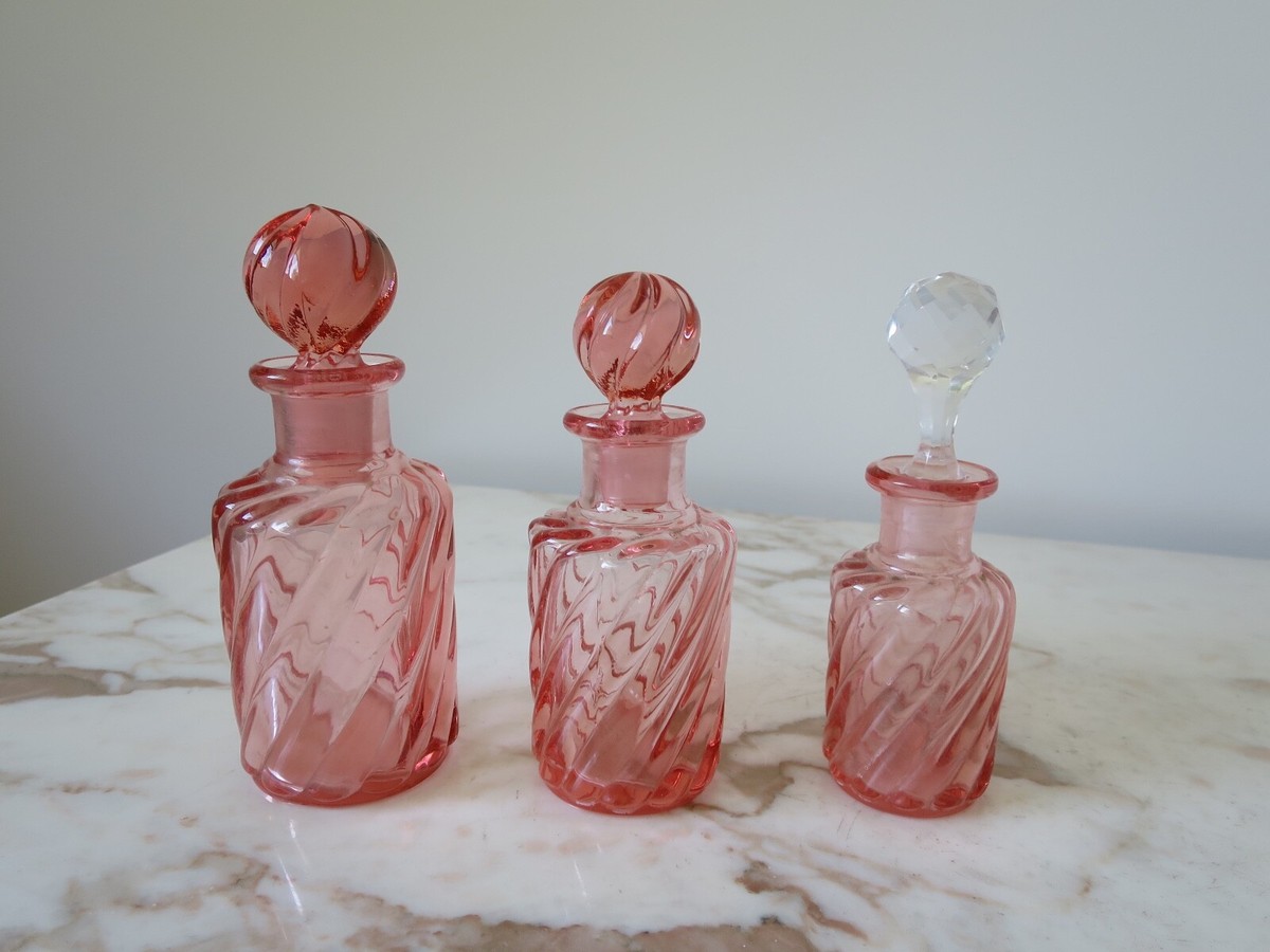 Série de flacons cristal Baccarat modèle bambou - Antiquités Série de flacons cristal Baccarat modèle bambou - Antiquités